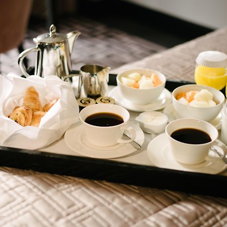 The Fitzwilliam Hotel Belfast Eksteriør bilde Room service