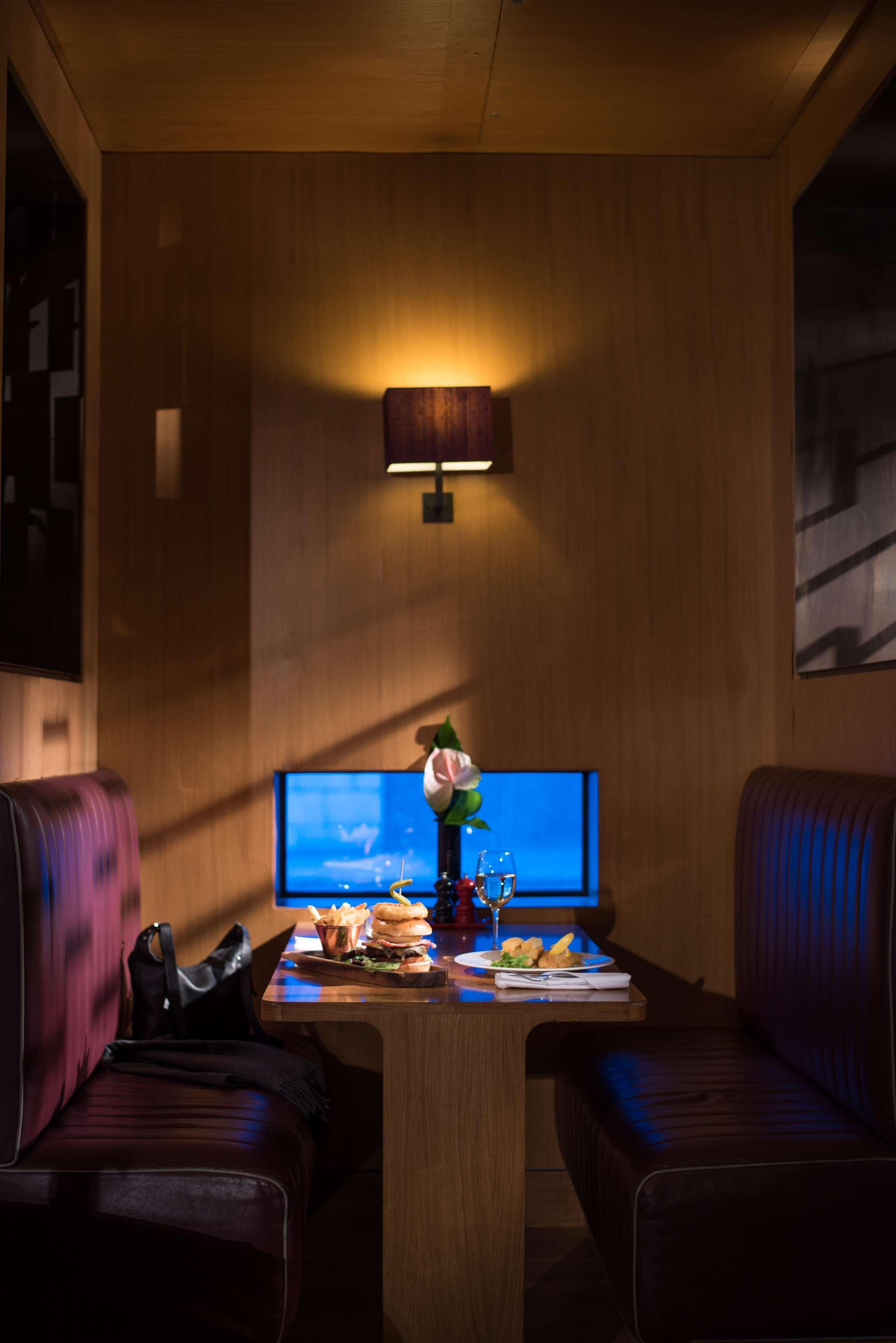 The Fitzwilliam Hotel Belfast Eksteriør bilde The interior of the restaurant