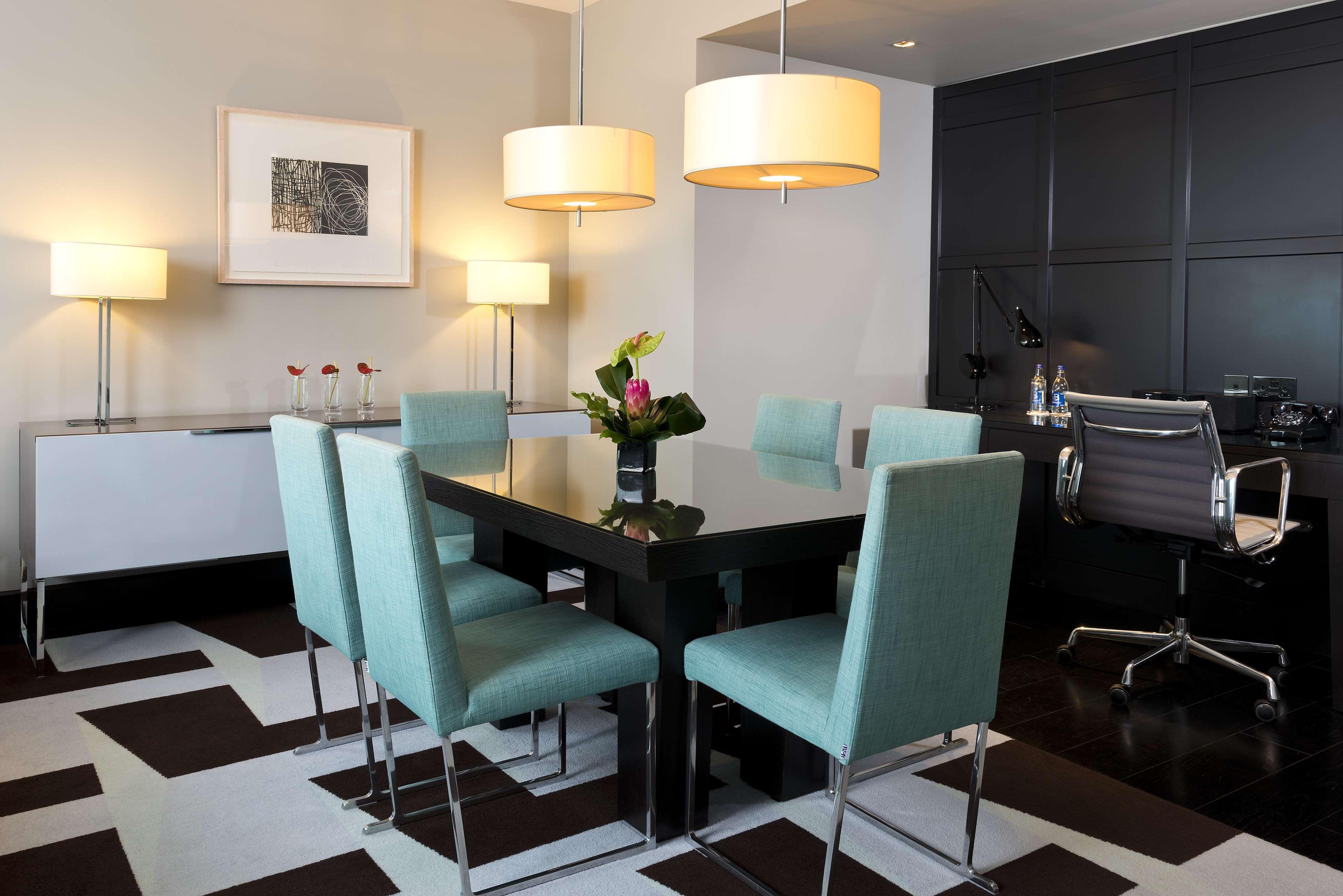 The Fitzwilliam Hotel Belfast Eksteriør bilde A modern dining room