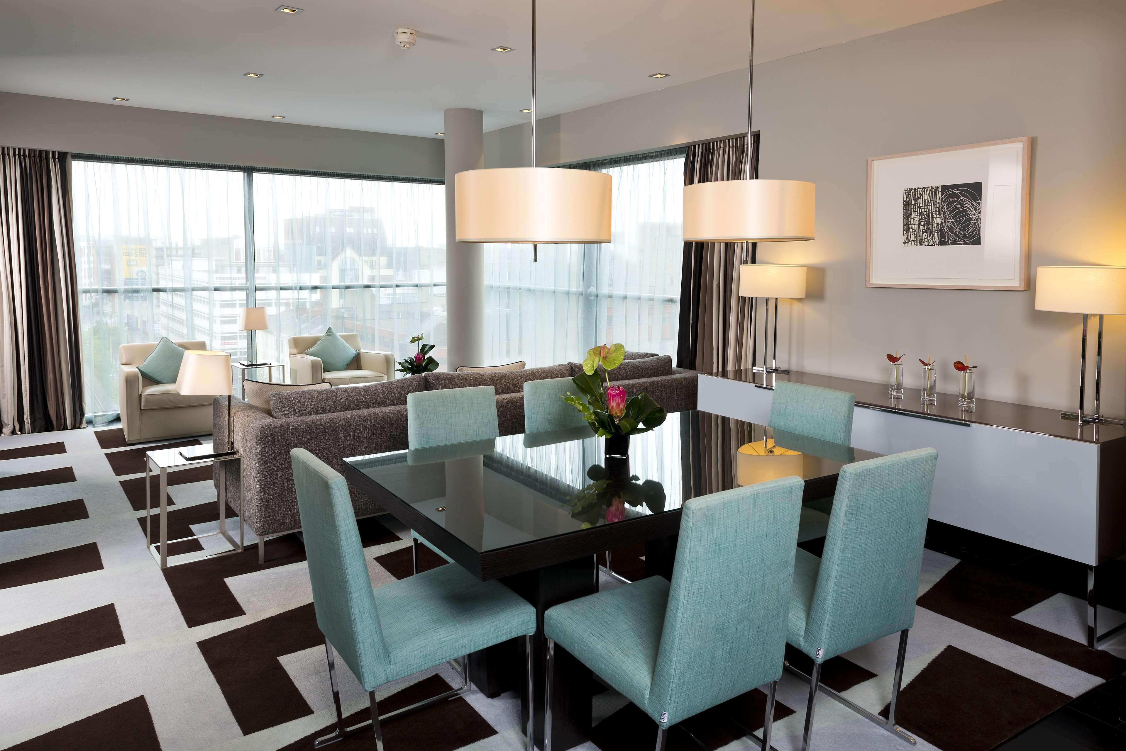The Fitzwilliam Hotel Belfast Eksteriør bilde A suite at the InterContinental London The O2